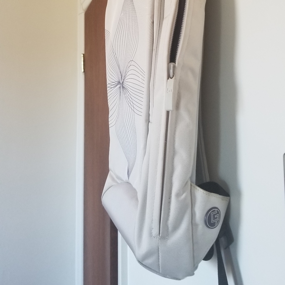 Backpack - Picture 3 of 3